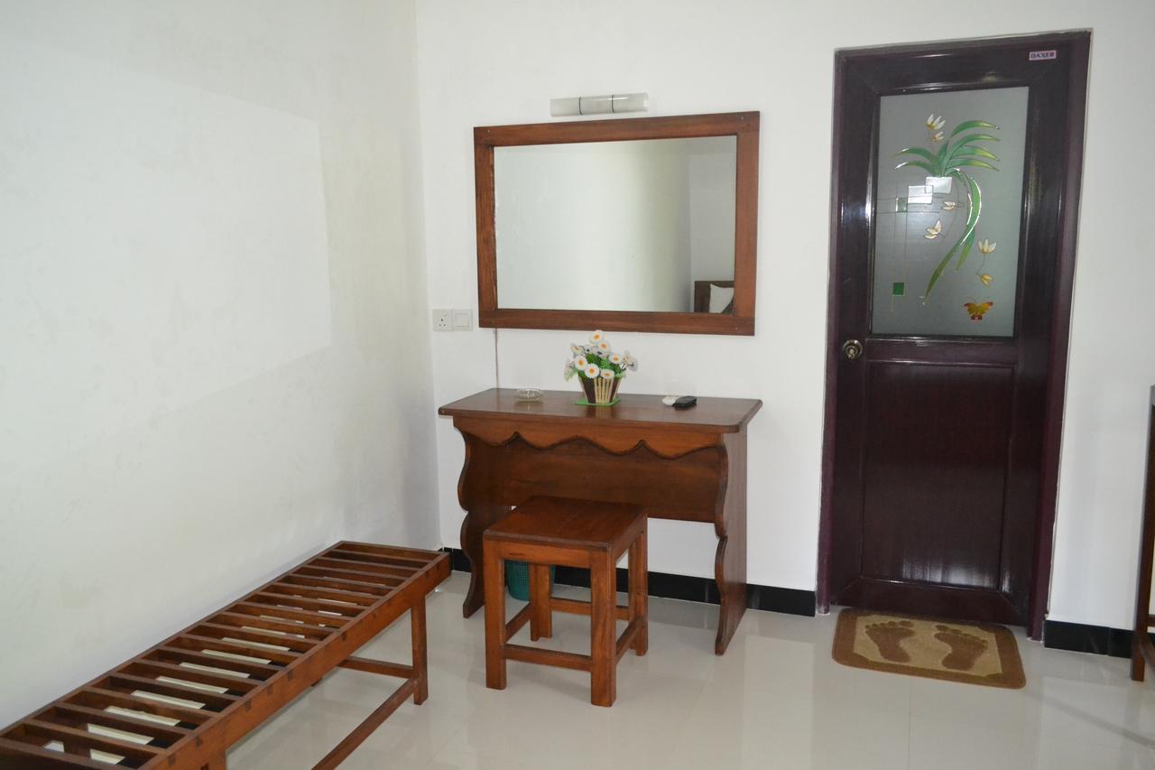 Sigiri Holiday Inn Sigiriya Habitación foto